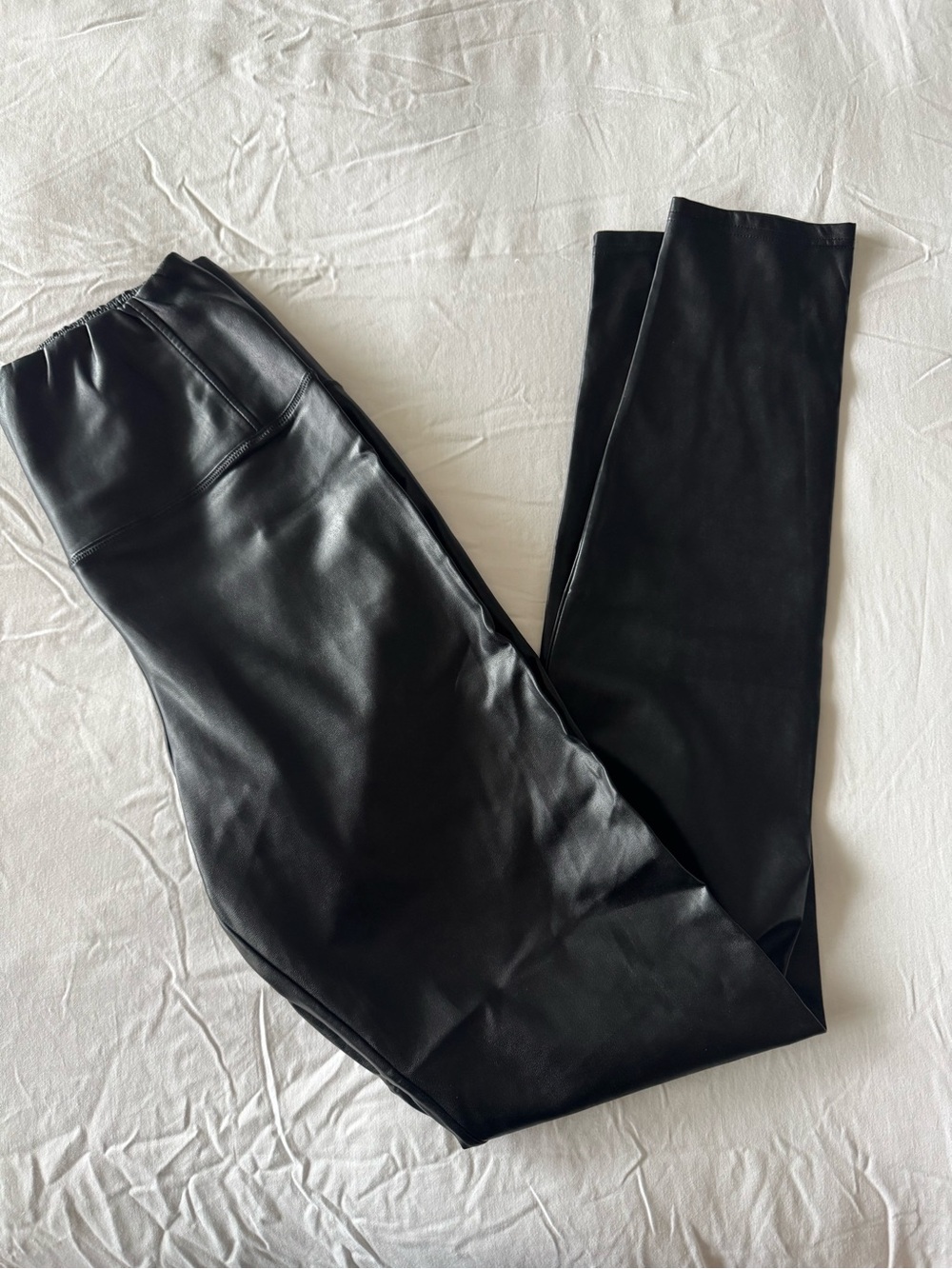 Wilfred - faux leather leggings